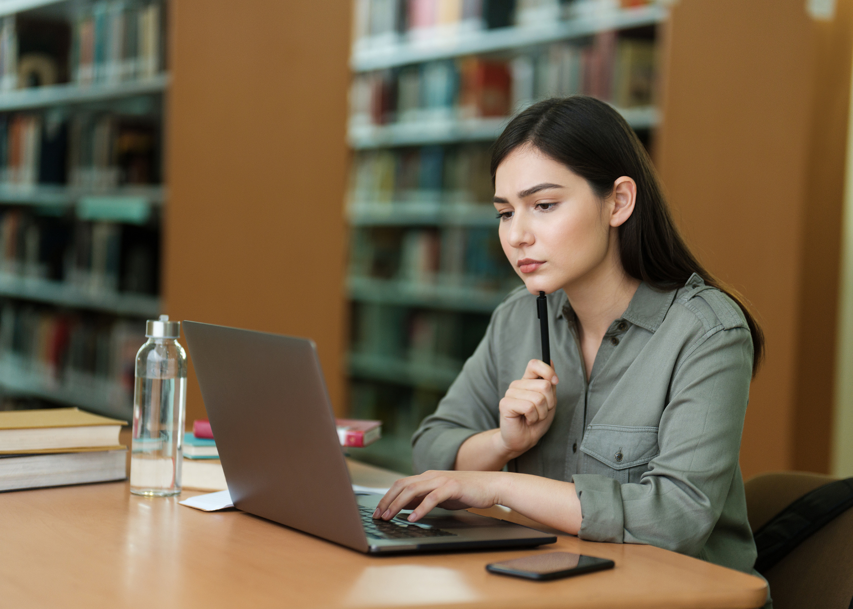 College List: 5 Colleges Offering Big Merit Scholarships